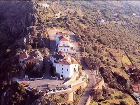Cartel de Santuario de la Virgen de la Montaña